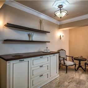 6 bedroom luxury villa with pool near Agia Pelagia, sleeps 12